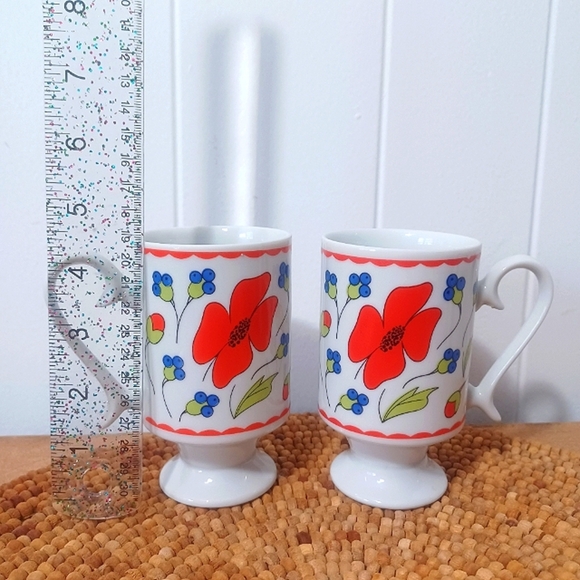 Vintage Poppy Mugs - Picture 2 of 8